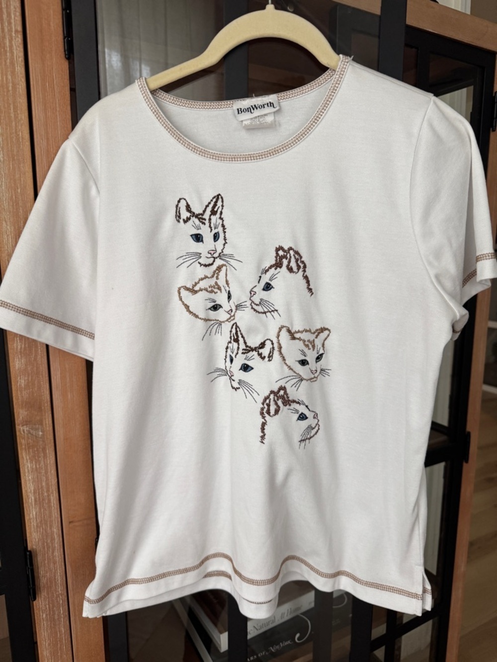 Vintage 90s cats embroidered tee kittens contrast stitch short sleeve top